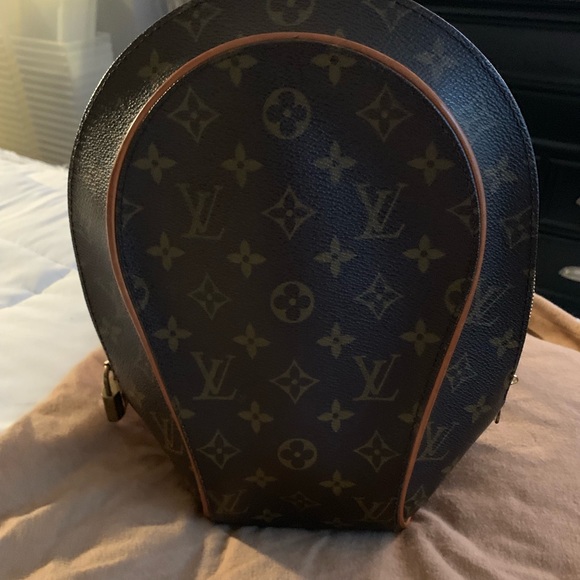 Authentic LV Monogram Backpack (Classic) - Picture 4 of 4